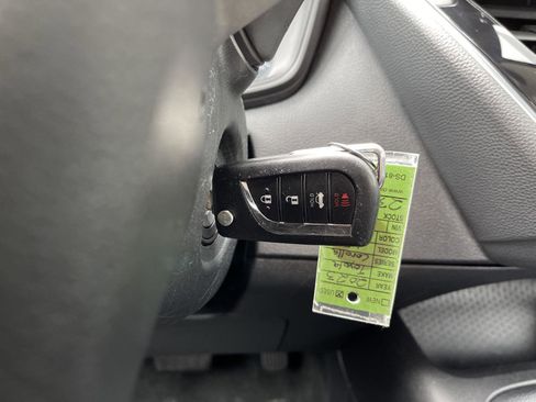 Used 2023 Toyota Corolla LE FWD image 31
