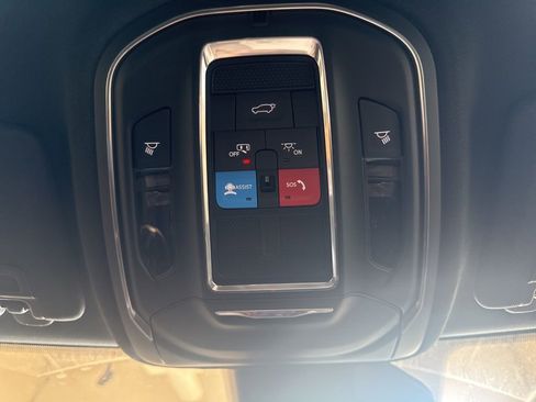 New 2025 Jeep Grand Cherokee Laredo w/ Luxury Tech Group I image 32