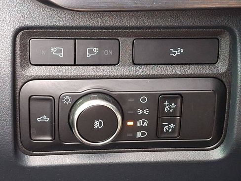 Used 2024 Ford F250 Lariat w/ Sport Appearance Package AWD/4WD image 25