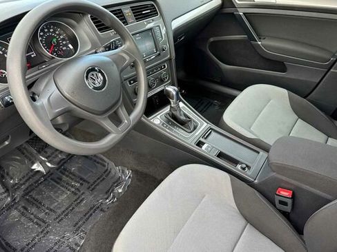 Used 2016 Volkswagen e-Golf SE w/ DC Fast Charging Package image 10