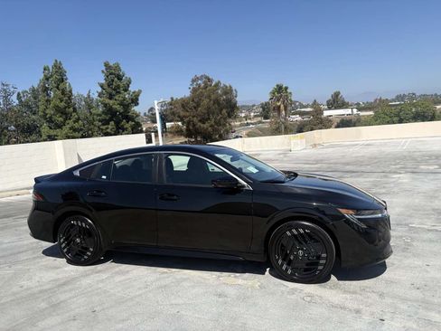 Used 2026 Nissan Sentra SR w/ Floor Mat Package FWD image 37