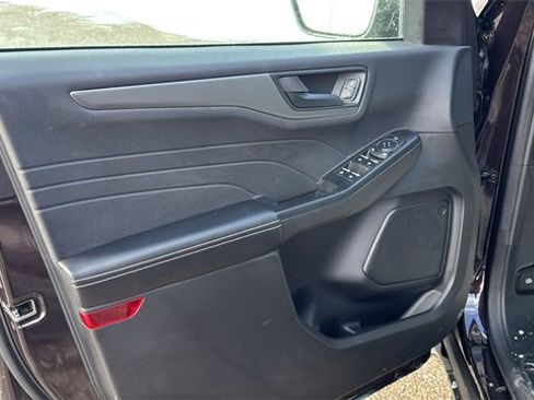 Certified 2023 Ford Escape Active image 9