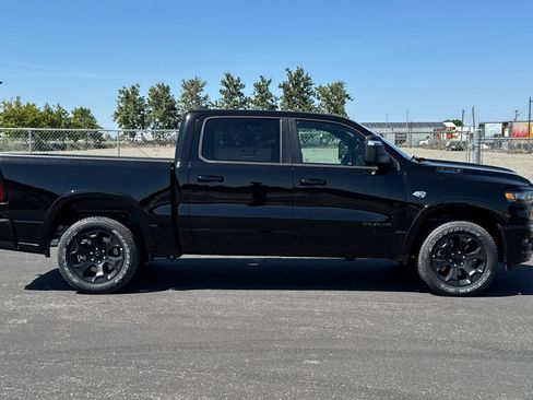 New 2026 RAM 1500 4x4 Crew Cab image 2