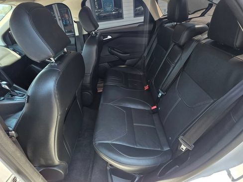 Used 2015 Ford Focus SE w/ Equipment Group 201A FWD image 19
