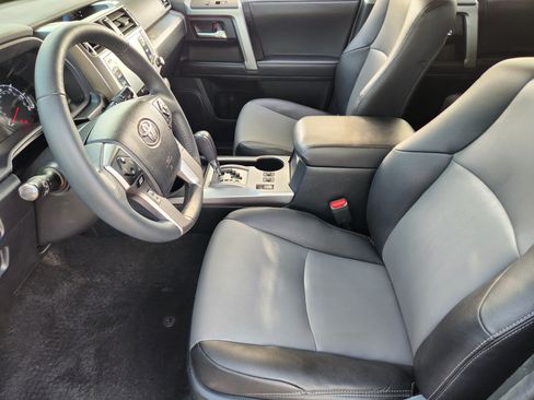 Used 2022 Toyota 4Runner SR5 Premium w/ Moonroof Package AWD/4WD image 13