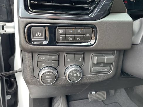 New 2026 GMC Yukon AT4 w/ AT4 Premium Plus Package AWD/4WD image 30