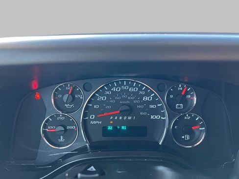 Used 2023 Chevrolet Express 2500 RWD 2500 135 w/ Driver Convenience Package image 17