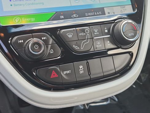Used 2018 Chevrolet Bolt LT FWD image 20