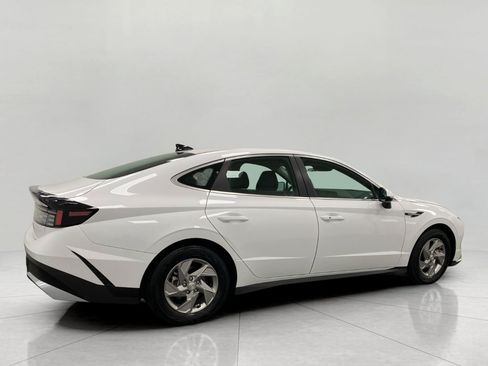 Certified 2025 Hyundai Sonata SE FWD image 2