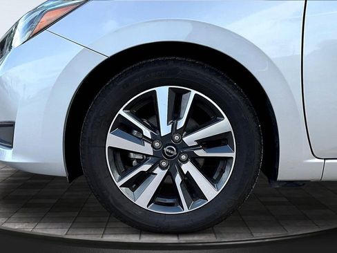 Used 2025 Nissan Versa SV FWD image 32