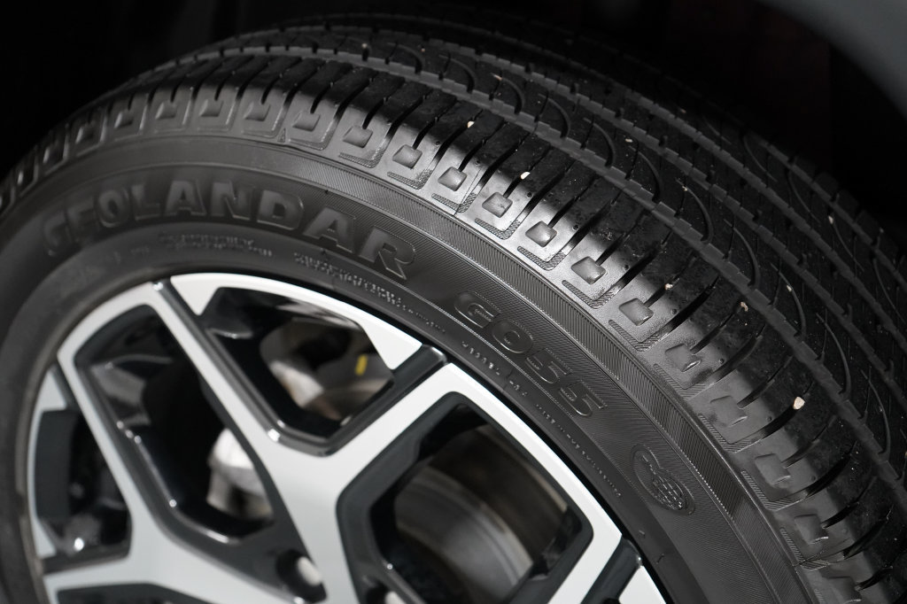 Certified 2025 Jeep Compass Limited AWD/4WD image 36