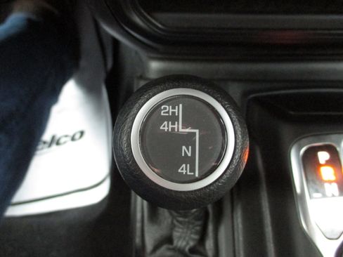 Used 2021 Jeep Gladiator Willys image 20