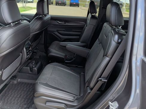 New 2025 Jeep Grand Cherokee L Altitude image 38