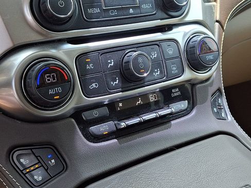 Used 2019 Chevrolet Tahoe Premier AWD/4WD image 17