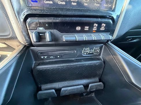 Used 2019 RAM 2500 Laramie w/ Night Edition AWD/4WD image 24