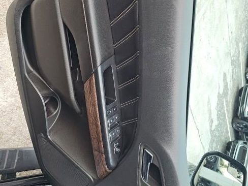 Used 2022 GMC Canyon Denali w/ Denali Black Edition Package image 32