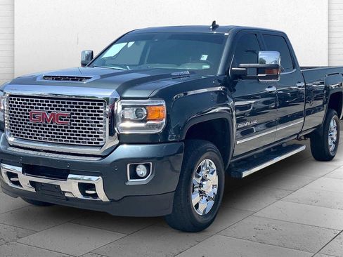 Used 2017 GMC Sierra 3500 Denali w/ Duramax Plus Package AWD/4WD image 11
