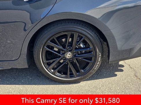 Used 2025 Toyota Camry SE w/ Convenience Package FWD image 37