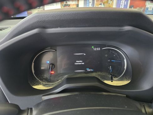 Used 2021 Toyota RAV4 SE w/ Weather & Moonroof Package AWD/4WD image 26