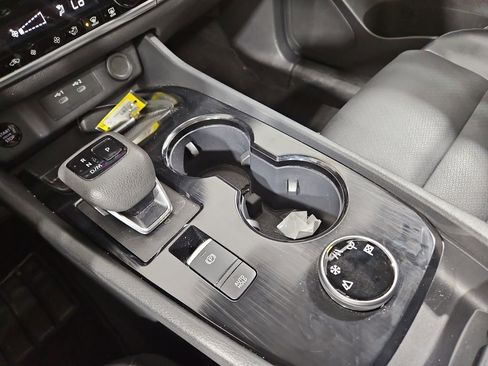 Certified 2025 Nissan Rogue SV w/ SV Premium Package image 25