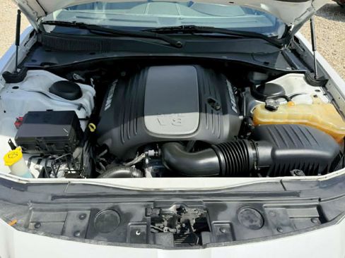 Used 2012 Chrysler 300 C Luxury Series image 21