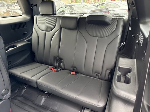 Used 2023 Hyundai Palisade Calligraphy image 12