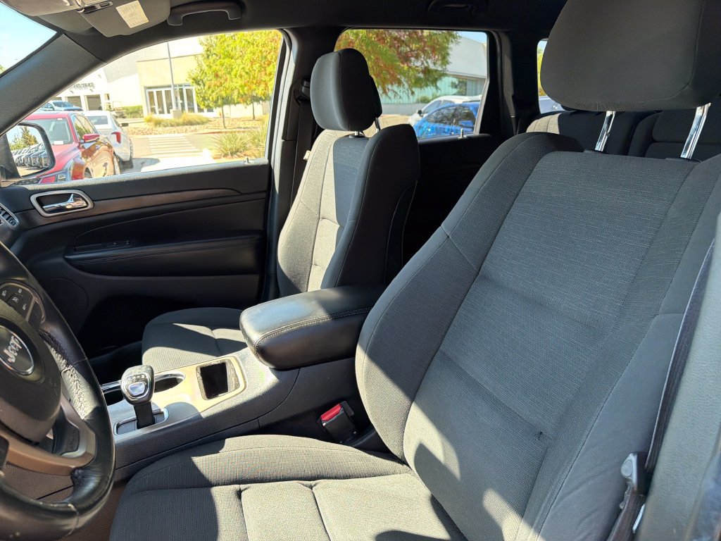 Used 2015 Jeep Grand Cherokee Laredo w/ Quick Order Package 23E RWD image 18