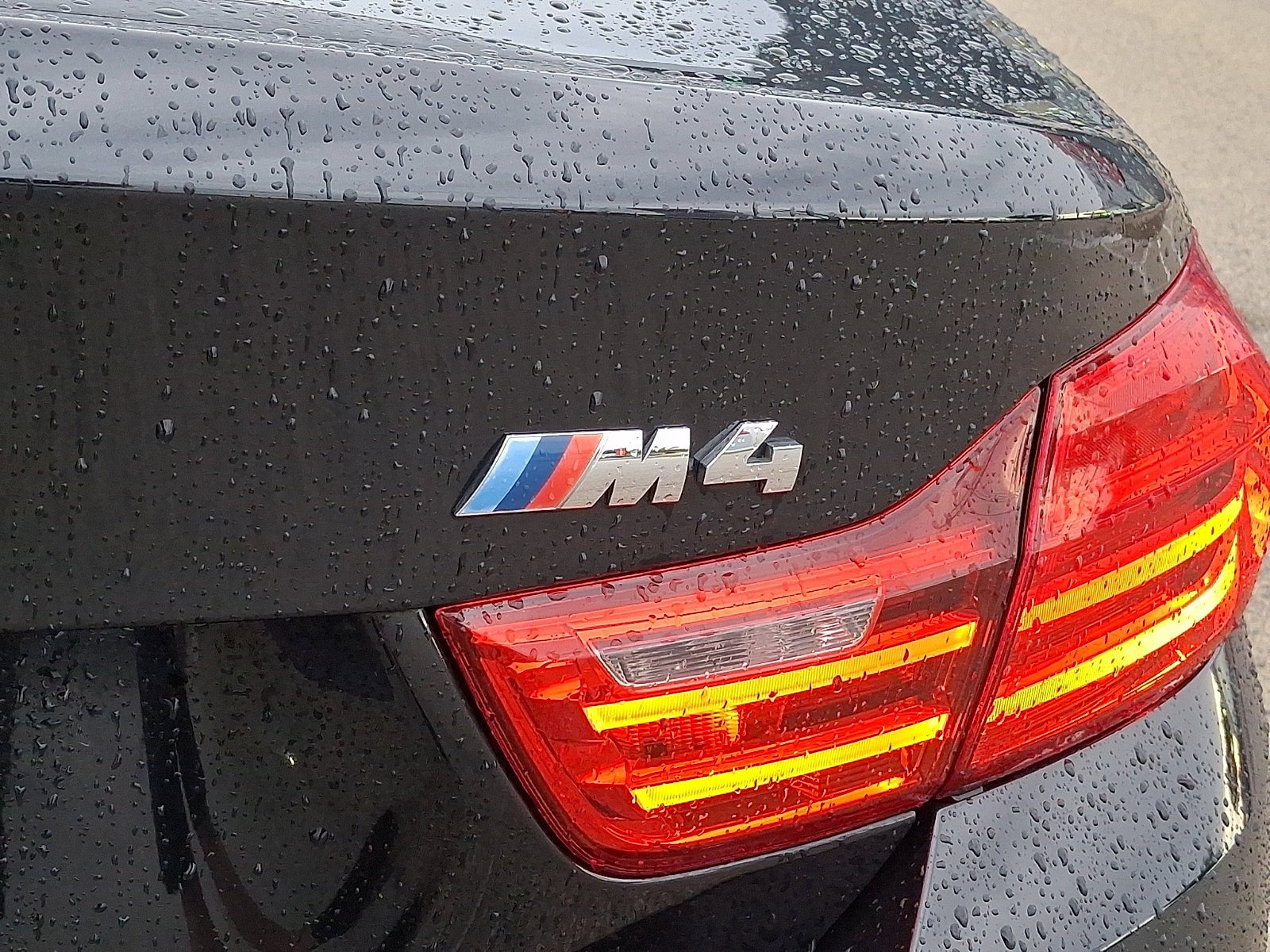Used 2015 BMW M4 Convertible RWD image 31