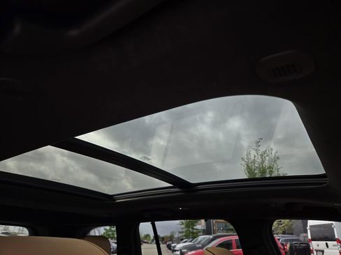 New 2026 Jeep Grand Cherokee Summit w/ Obsidian Package image 10