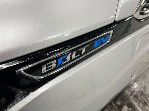 Used 2021 Chevrolet Bolt Premier w/ Infotainment Package image 26