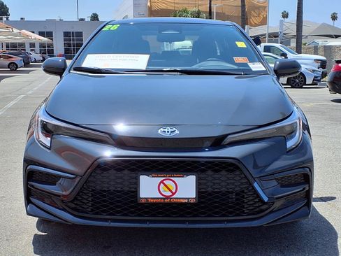 Used 2026 Toyota Corolla SE FWD image 2