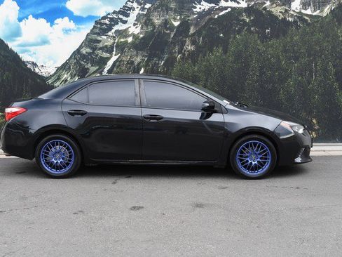 Used 2016 Toyota Corolla LE image 2