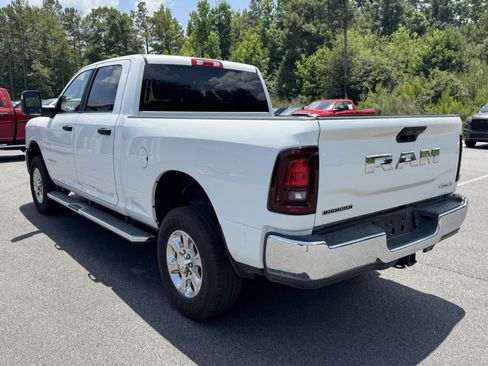Used 2025 RAM 2500 Big Horn AWD/4WD image 7