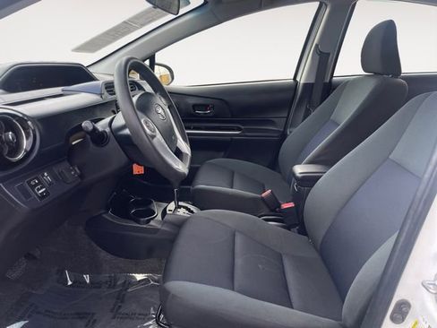 Used 2016 Toyota Prius C Two image 9
