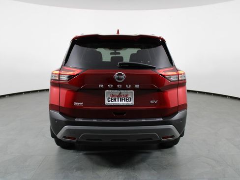 Certified 2021 Nissan Rogue SV w/ Premium Package image 11