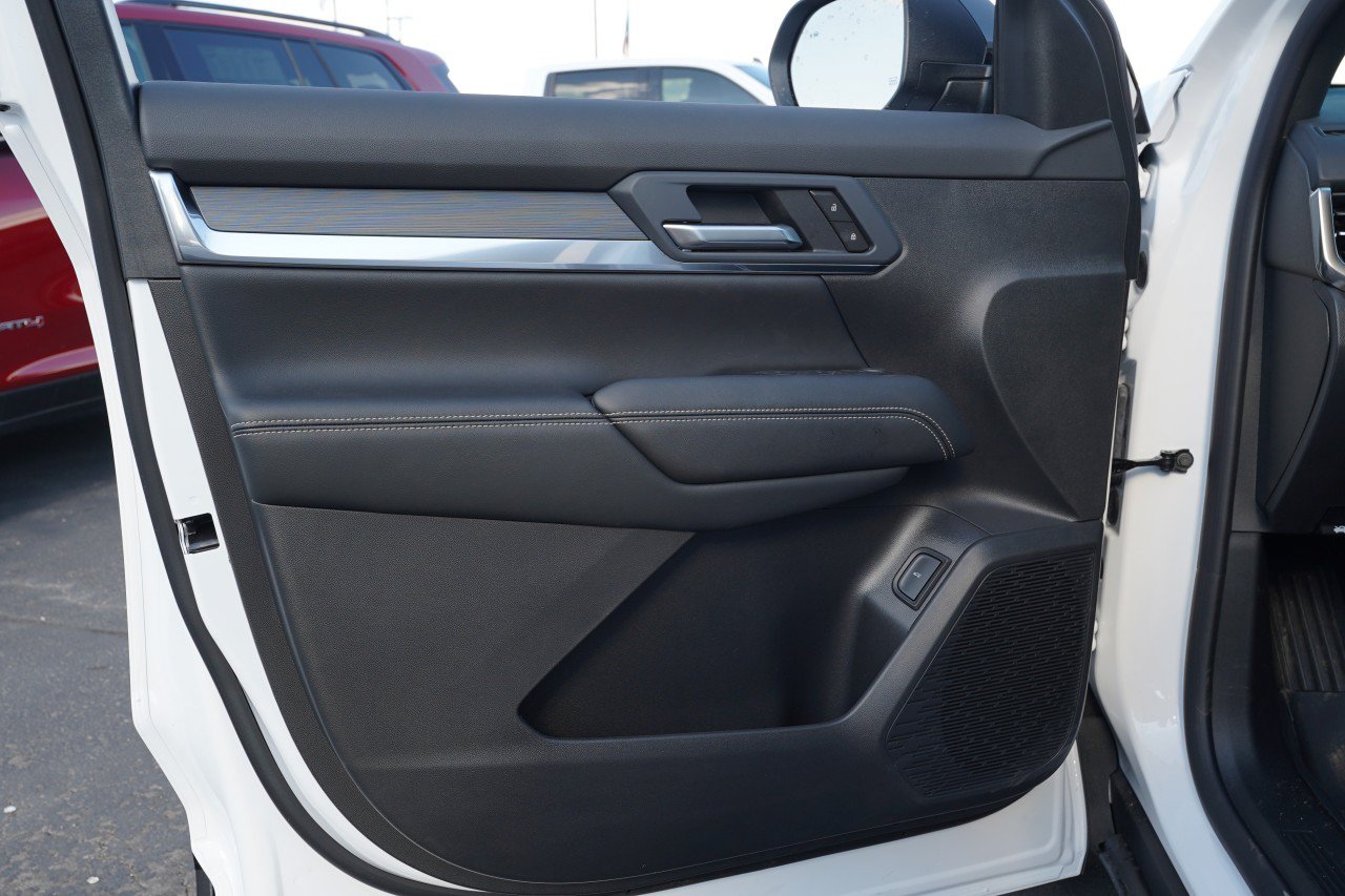 New 2027 GMC Terrain Elevation w/ Elevation Premium Package FWD image 19