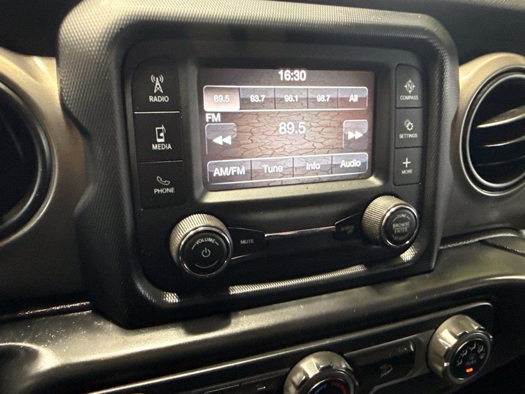 Used 2019 Jeep Wrangler Sport AWD/4WD image 24