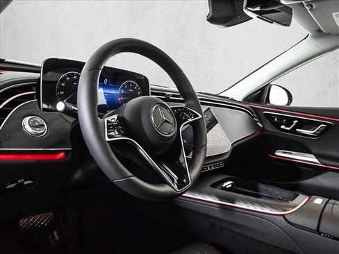 New 2026 Mercedes-Benz E 350 4MATIC Sedan image 10