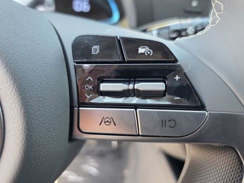 New 2025 Hyundai Elantra Sport image 28