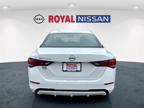 Used 2025 Nissan Sentra S image 6