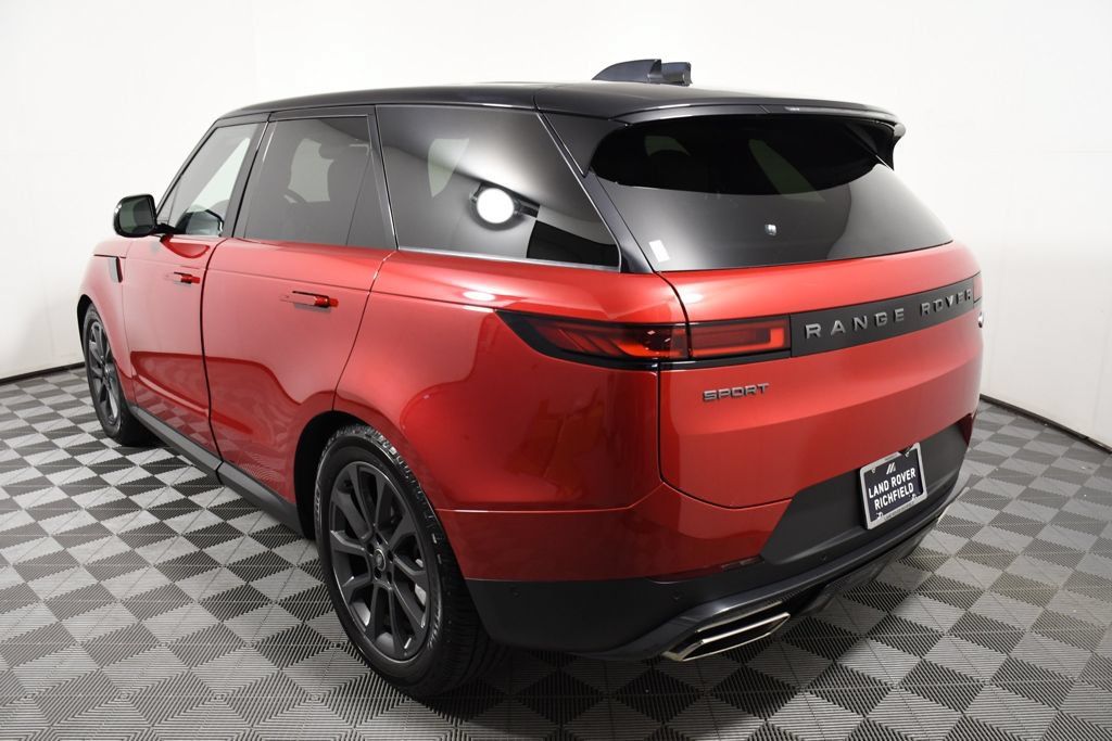 Used 2023 Land Rover Range Rover Sport SE AWD/4WD image 4