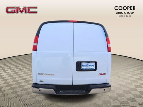 New 2026 GMC Savana 3500 w/ Driver Convenience Package RWD image 18