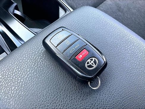 Used 2025 Toyota Camry SE FWD image 34