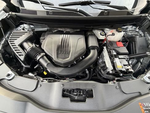 Used 2025 GMC Acadia Elevation image 10