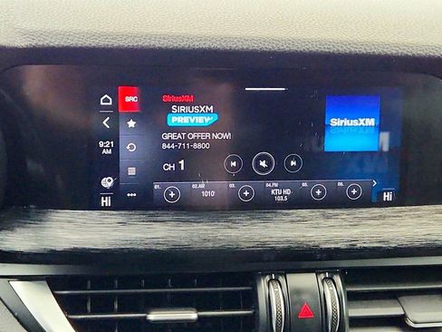 Used 2022 Alfa Romeo Stelvio Sprint image 18