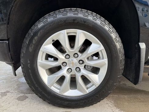 Used 2023 Chevrolet Silverado 1500 Custom image 12