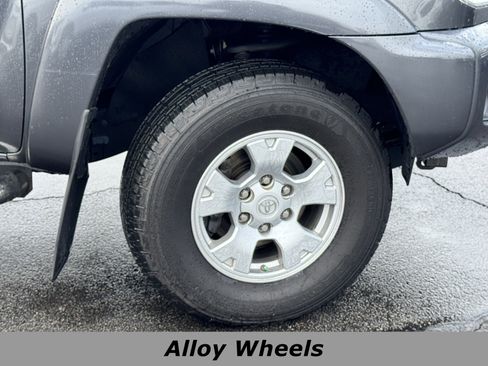 Used 2014 Toyota Tacoma PreRunner w/ SR5 Package image 14