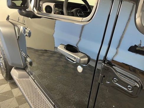 Used 2026 Jeep Wrangler Unlimited Sport AWD/4WD image 13