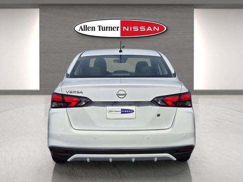 Used 2025 Nissan Versa S w/ Trunk Package FWD image 8