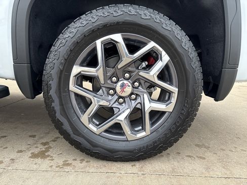 New 2026 GMC Sierra 1500 SLT w/ SLT Premium Plus Package image 10